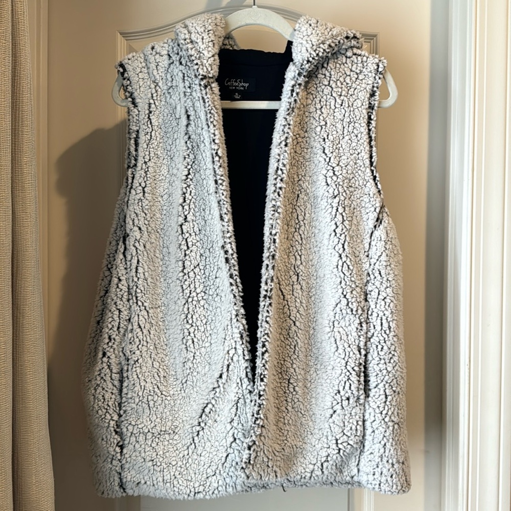 LIKE NEW!  Coffee Shop fleece vest.